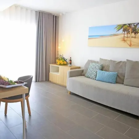 One Bedroom Sea View With Half Board,pool And Wifi, Beach