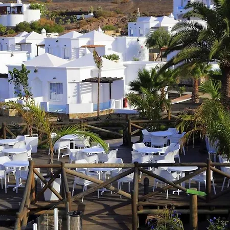 One Bedroom Sea View With Half Board,pool And Wifi, Beach Apartman