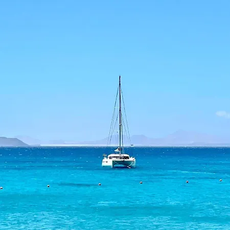 One Bedroom Sea View With Half Board,pool And Wifi, Beach Playa Blanca (Lanzarote)