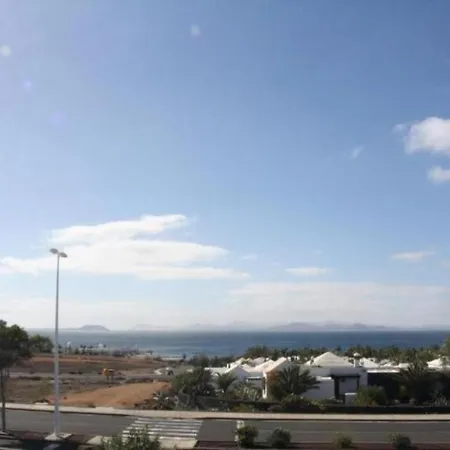 One Bedroom Sea View With Half Board,pool And Wifi, Beach Playa Blanca (Lanzarote)